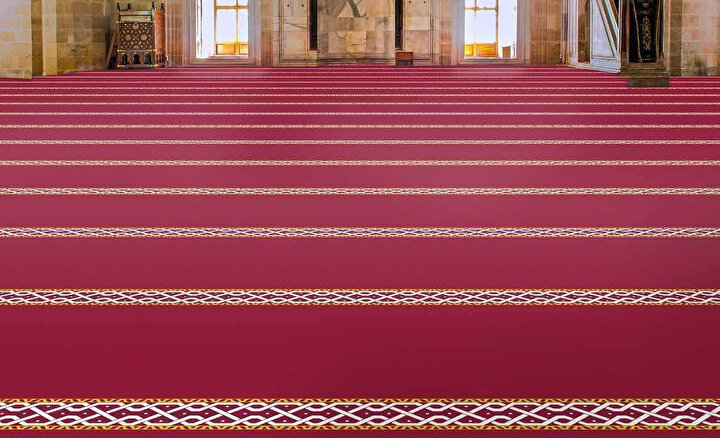 Seccadelerin sade ve üzerinde sembol olmayanı namaz için en uygun olanıdır.