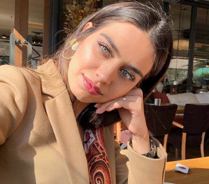 Amine Gülşe.
