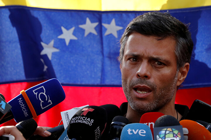 Muhalif lider Leopoldo Lopez İspanya Büyükelçiliğine kaçmıştı.