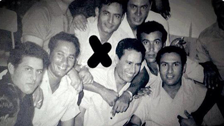 Hafter gençlik yıllarında, Kaddafi ile birlikte.