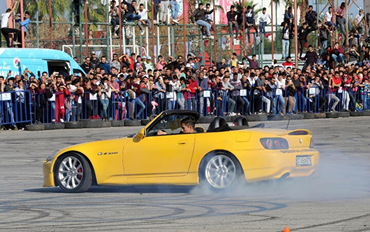Drift tutkunları Kepez’de yarışmıştı.
