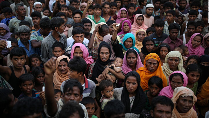 Myanmar'ın Rakhine bölgesinde yaşayan Müslümanlar, Budistlerin saldırıları altında.