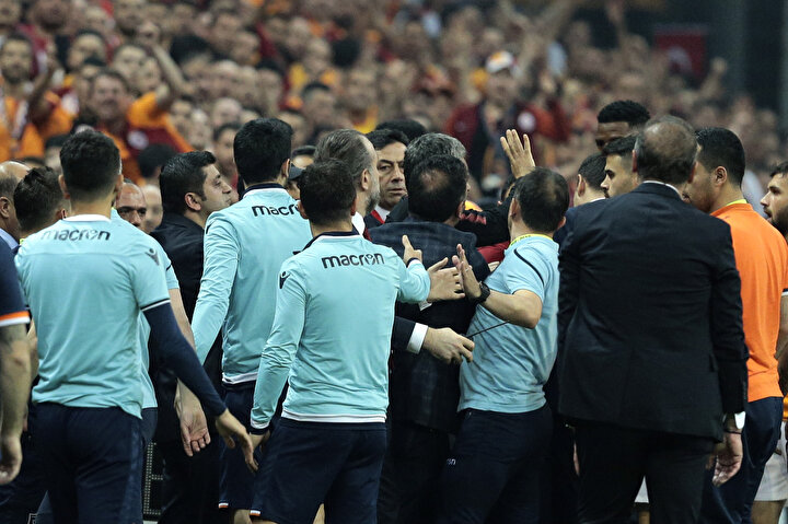 Her iki kulübe arasında yükselen tansiyon düşürülmeye çalışılıyor.