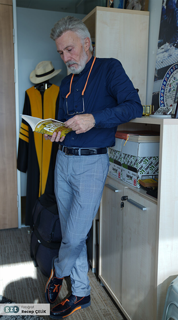 cambridge li zamane dervisi prof dr mim kemal oke