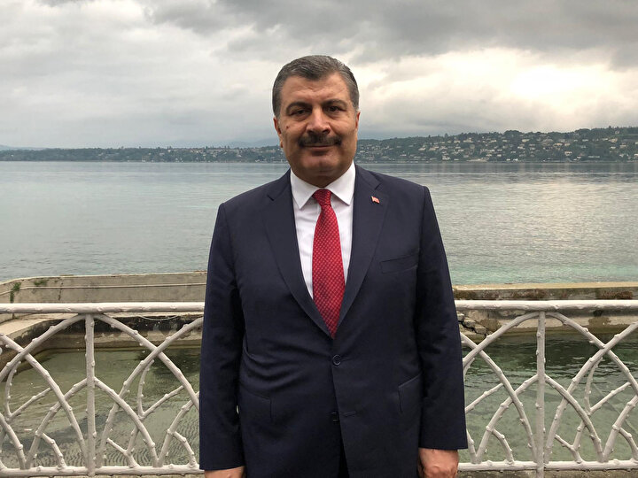 Sağlık Bakanı Fahrettin Koca, yeni askerlik sisteminde hekimlerle ilgili merak edilen soruları yanıtladı.