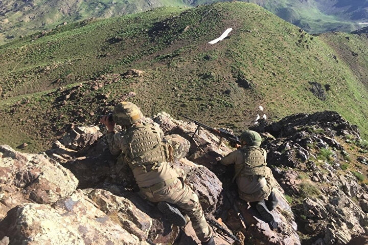 Operasyona katılan askerlerimiz görünüyor.