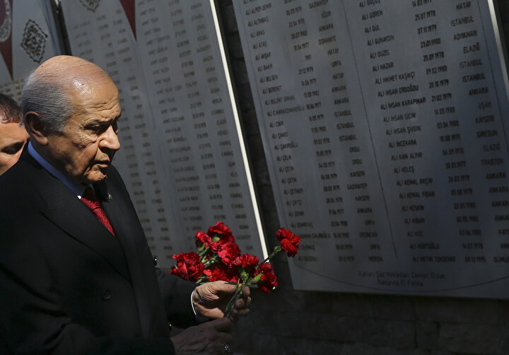 MHP Genel Başkanı Devlet Bahçeli, Kızılcahamam ilçesinde bulunan Ülkücü Şehitler Anıtı'nı ziyaret etti.