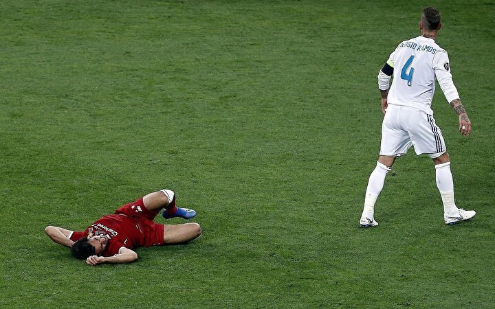 Sergio Ramos, 2018 finalinde Salah'ı sakatlayarak oyundan çıkmasına sebep olmuştu.