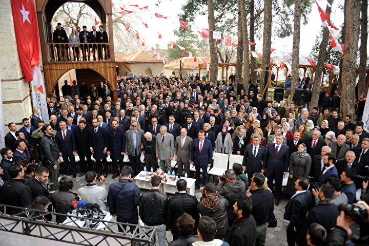 '7 Güzel Adam' olarak bilinen Türk Edebiyatı’na yön veren Sezai Karakoç, Cahit Zarifoğlu, Erdem Bayazıt, Rasim Özdenören, Nuri Pakdil, Mehmet Akif İnan ve Alaeddin Özdenören’in eğitim gördüğü 169 yıllık tarihi Maraş Lisesi müzeye dönüştürüldü.