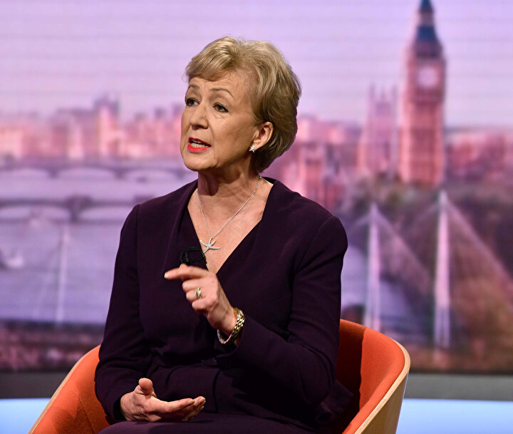 Andrea Leadsom da liderlik için yarışacak.