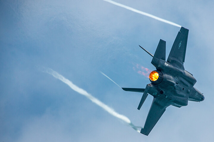 F-35 deneme sürüşlerinden bir görüntü.