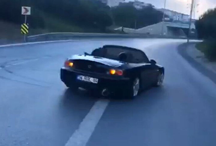 Sosyal medyada etkin olan gruplar birçok video paylaşıyor.