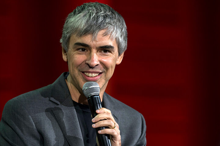 Larry Page, Google için ortaya koyduğu proje ve çalışmalarla şirketi oldukça başarılı bir noktaya getirmeyi başardı.