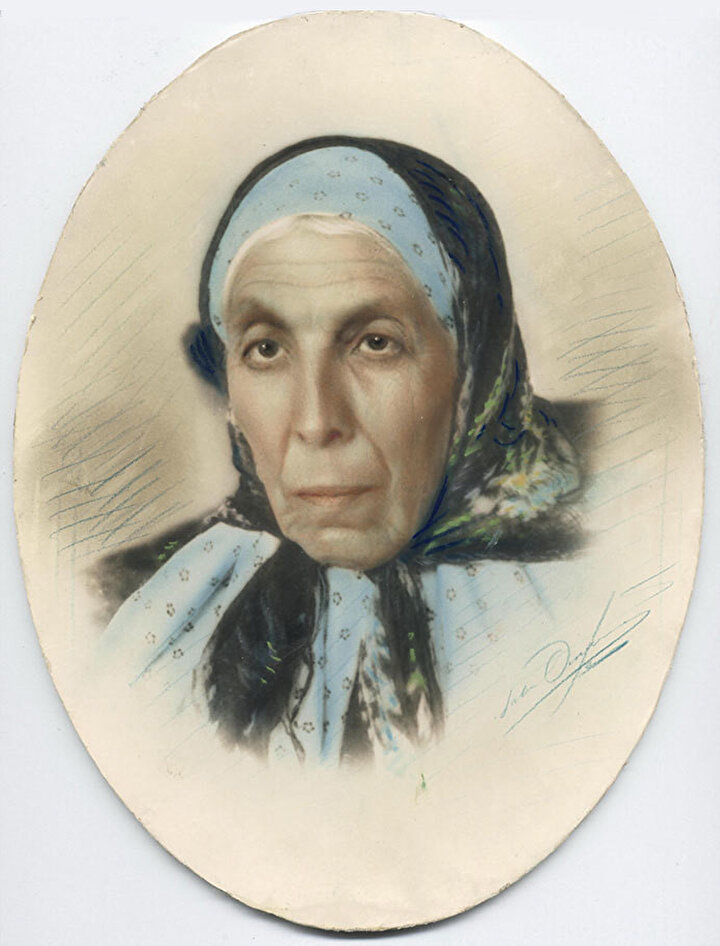 Muhammed Musaddık’ın annesi Kaçar Hükümdarı Feth Ali Şah’ın torunu Mülktâc Hanım.