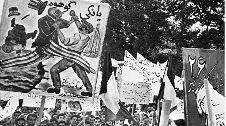 Tudeh partisinin 1953 yılında düzenlediği bir eylemden.