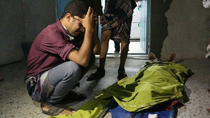 Yemen'in 2. büyük kenti Taiz dört yıldan uzun bir süredir Husilerin kuşatması altında bulunuyor. 6 Haziran'da Husilerin saldırısı sonucu bir kadın ve çocuk ölmüş 16 sivil de yaralanmıştı.
