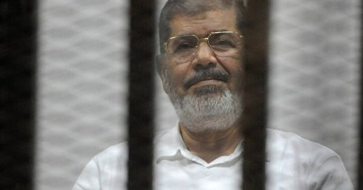 5 yıldır tutuklu olan Muhammed Mursi geçtiğimiz hafta çıkarıldığı mahkeme salonunda kalp krizi geçirerek şehit oldu