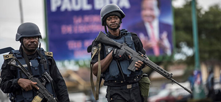 Kamerun'da 2017'de, İngilizce konuşan azınlığın ötekileştirilmesini protesto eden gösterilerin Frankafon (Fransızca konuşan) merkezi hükümet tarafından şiddetle bastırılmasının ardından ayrılıkçılar milis bir hareket başlatmışlardı.
