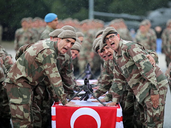 Bedelli askerlik yemin töreninden bir kare.