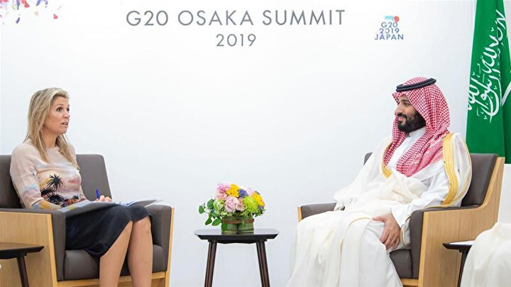 Hollanda hükümeti ile meclis arasında, ülkenin kraliçesi Maxima ile Suudi Arabistan Veliaht Prensi Muhammed bin Selman görüşmesinde fikir ayrılığı yaşandı.