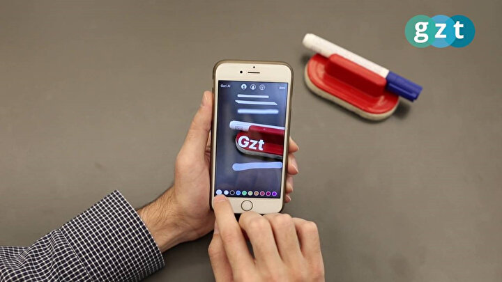 Instagram'ın Hikayeler özelliği tanıtmasıyla birlikte yayınlanan GZT inceleme videosu. (Telefon tutan el de Prodüksiyon ekibi yönetmenlerimizden Ömer Lütfü Gözsüz'e ait.)