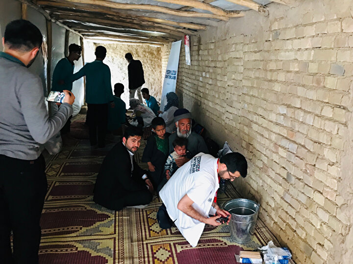 Yoksul ülkelerde sağlık hizmetine en çok ihtiyaç duyanlar çocuklar ve yaşlılar oluyor.