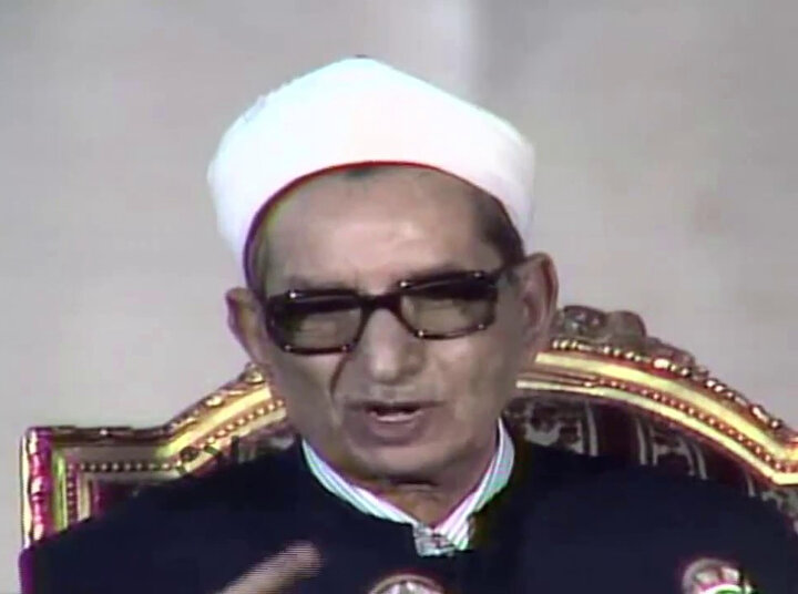 Önceleri İhvân saflarında yer alan Şeyh Ahmed Hasan Bâkûrî, bilahare Abdunnâsır rejiminin en güvendiği din adamlarından biri haline geldi.
