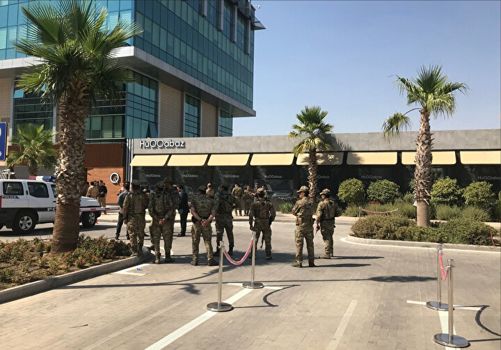 Bölgede üst düzey güvenlik önlemleri alınırken, Erbil'e çıkan yollar kapatıldı.