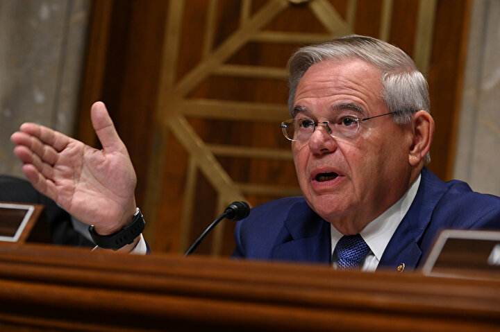Senatör Bob Menendez