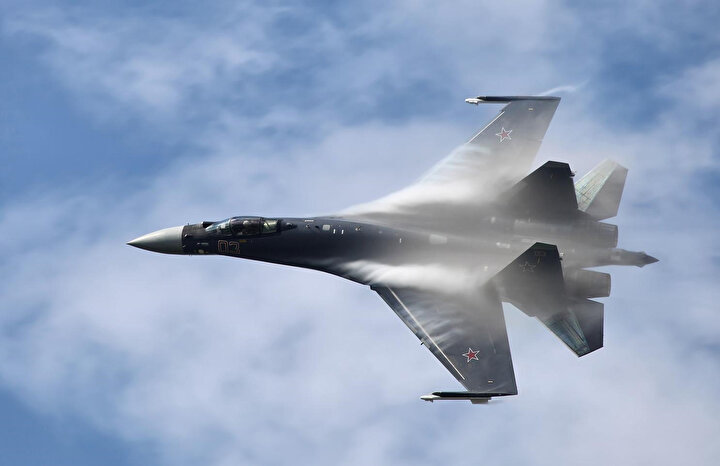 F-35'lere alternatif olarak düşünülen uçaklardan biri de Rus yapımı SU-35 model avcı uçağı.