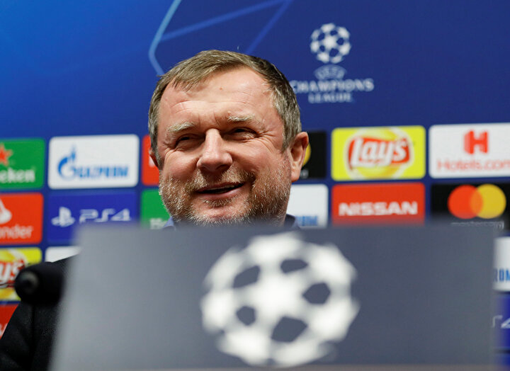 Pavel Vrba, Şampiyonlar Ligi maçı öncesinde açıklamalarda bulunurken.