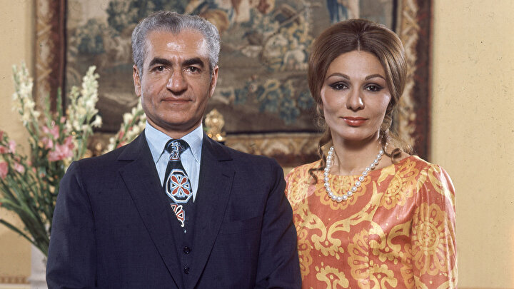 Muhammed Rıza Pehlevî, üçüncü ve son eşi Farah Diba ile.