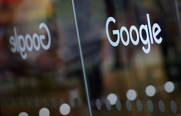 Google, Facebook ile güvenilmez olma yarışına girmiş gibi.