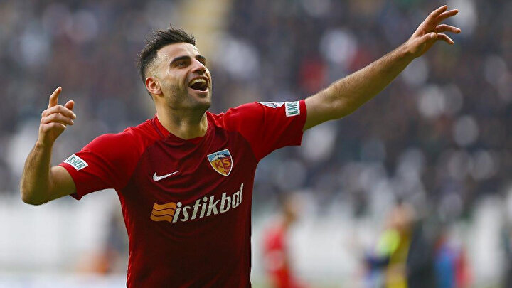 Deniz Türüç gol sevinci