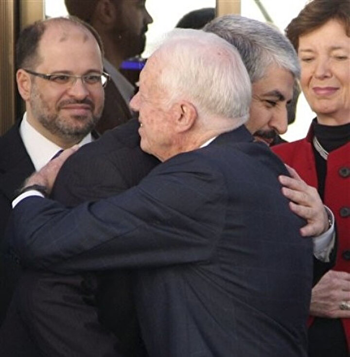 ABD eski Başkanı Jimmy Carter, Hâlid Meşal'le Şam'da kucaklaşırken...