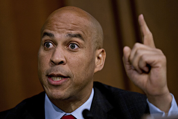 Senatör Cory Booker