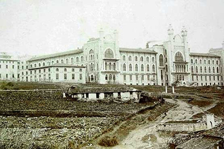 Haydarpaşa Mektep-i Tıbbiye binası
