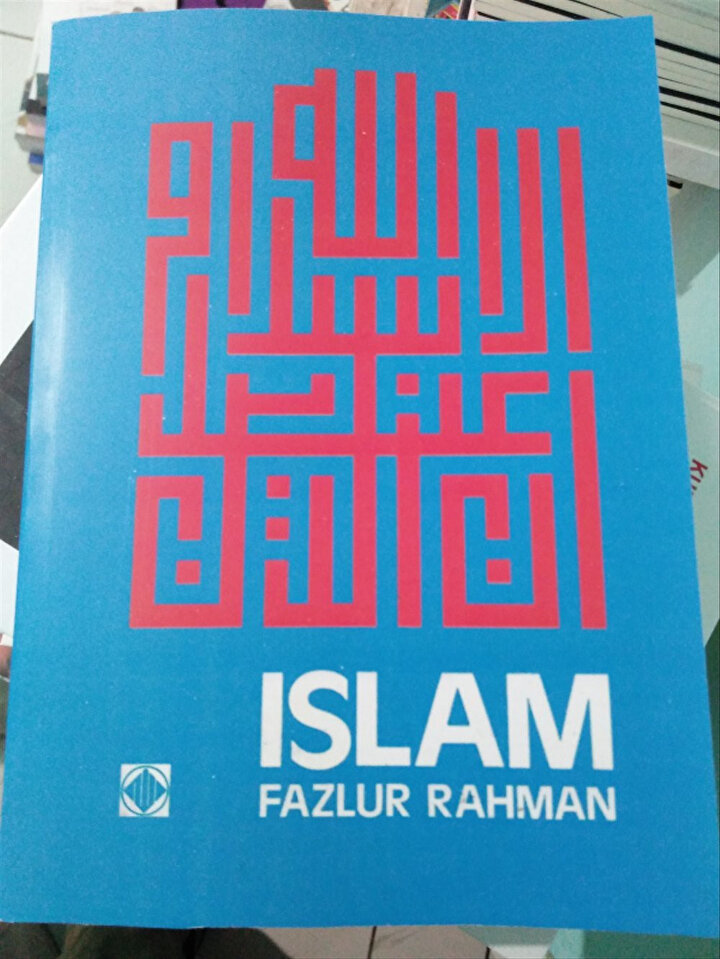 Fazlurrahman'ın İslam’ı doğru yansıtmayan, oryantalist bakış açısıyla yazılmış metinlere alternatif olması maksadıyla, gayrimüslimler için kaleme aldığı ''İslam'' adlı eseri.