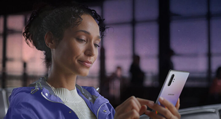 Fiyatlandırma depolama birimine göre değişiyor. Ancak Galaxy Note10'un 256 GB'lık versiyonu 9899 TL.