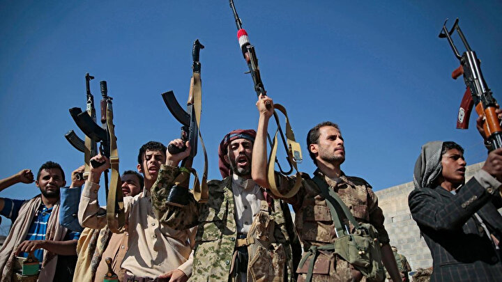 Husilere destek veren Yemenli kabile üyeleri.