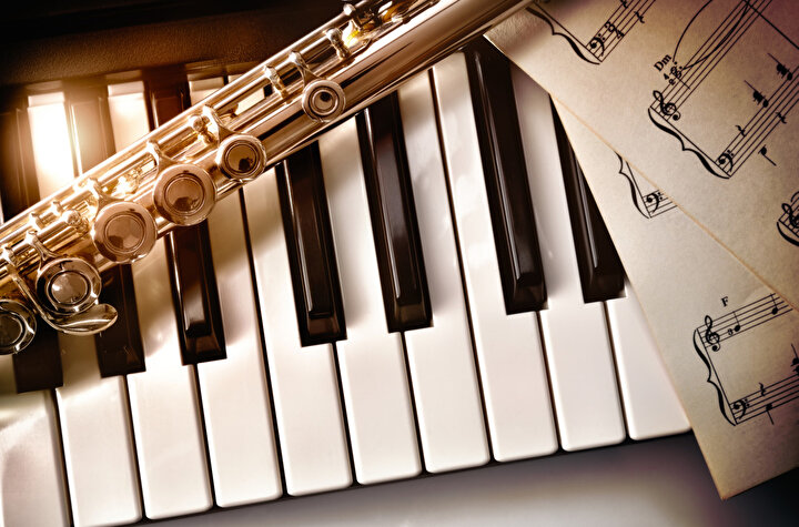 Enstrümantal müzik dinleyenlerin zeka seviyesin daha yüksek olduğu iddiası ortaya atıldı.