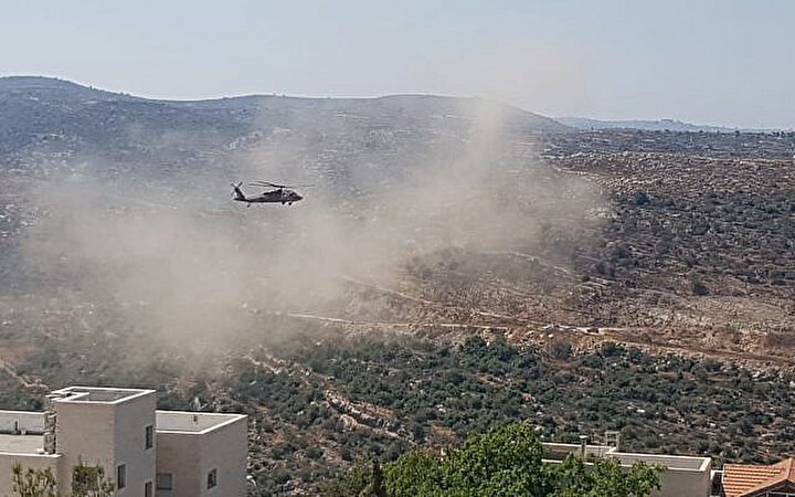 Yaralılar orduya ait helikopterle hastaneye sevk edildi.