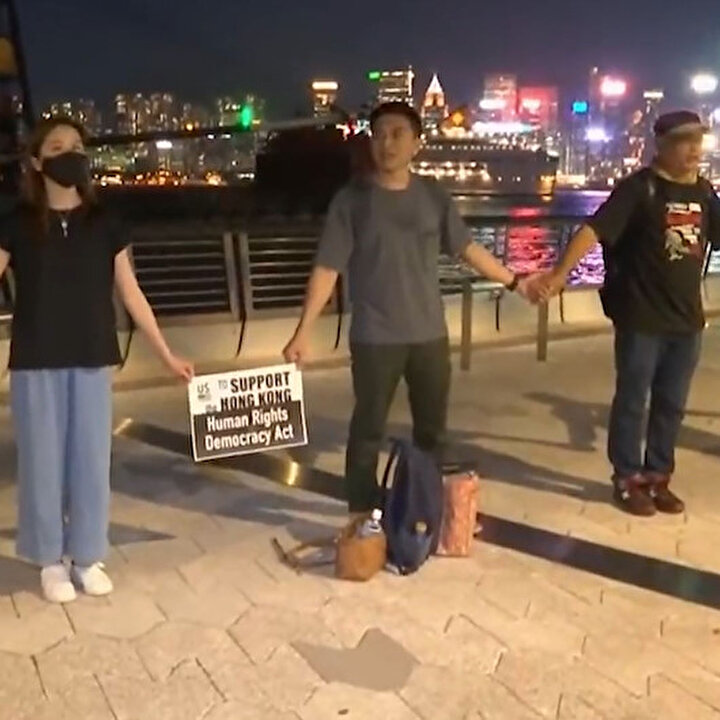 Hong Kong'da 45 kilometrelik insan zinciri