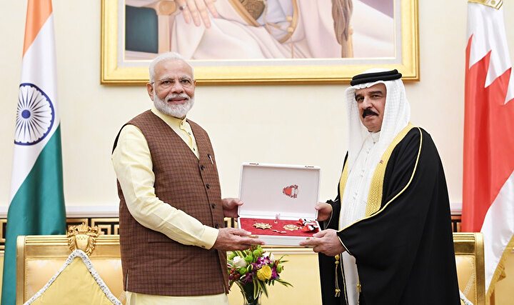 Bahreyn Kralı Hamed bin İsa Al Halife ve Hindistan Başbakanı Narendra Modi.