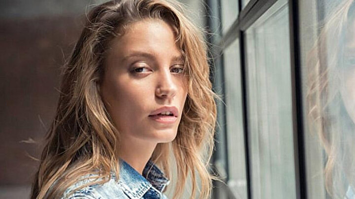Serenay Sarıkaya'nın, Netflix ile anlaştığı iddia edildi