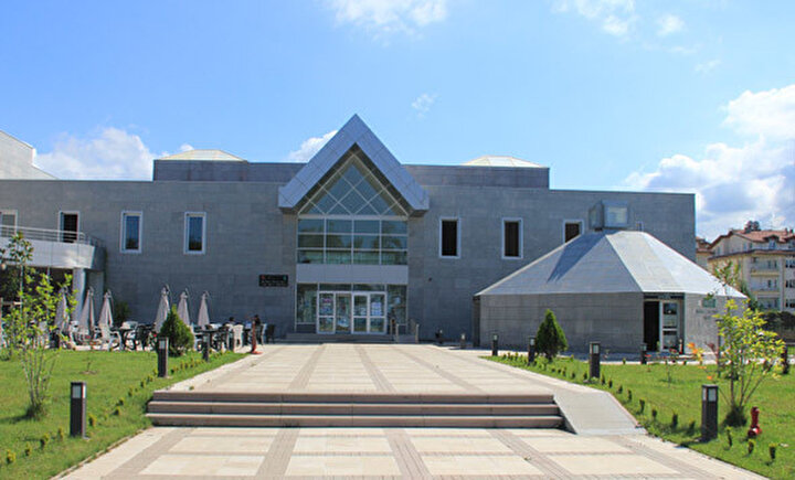 Gazi Halk Kütüphanesi / Ordu