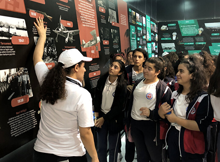 Katılımcılar sergiye büyük ilgi gösterdi.