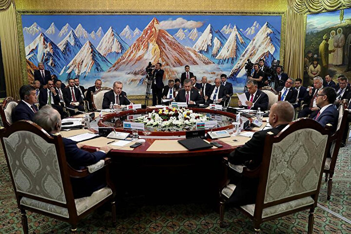 Son Türk Konseyi zirvesine Türkiye, Azerbaycan, Kırgızistan ve Kazakistan üye olarak katılırken Özbekistan 'onur konuğu' olarak zirvede yer aldı. AB üyesi olan Macaristan ise zirvede 'gözlemci ülke' sıfatıyla ilk kez bulundu.