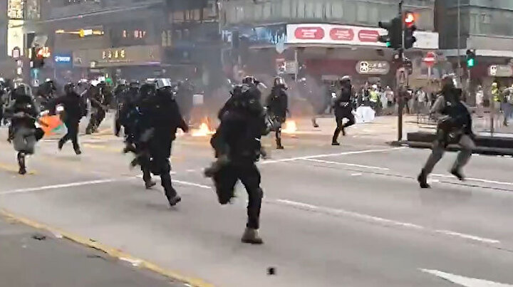 Görüntüler savaş filmi sahnesinden değil Hong Kong'tan