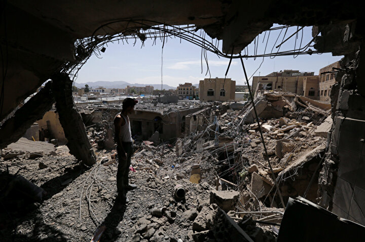 Neredeyse her gün yeni bir saldırı haberiyle gündeme gelen Yemen bölünmeye doğru gidiyor.